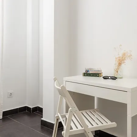 Fun Building By Homeabout Apartment Malaga
