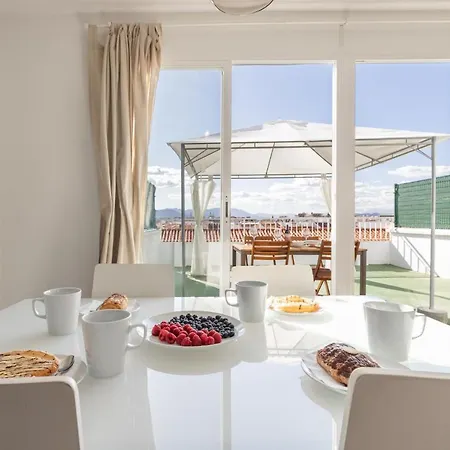 Apartment Fun Building By Homeabout Malaga
