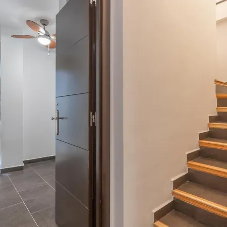 Fun Building By Homeabout Apartment *