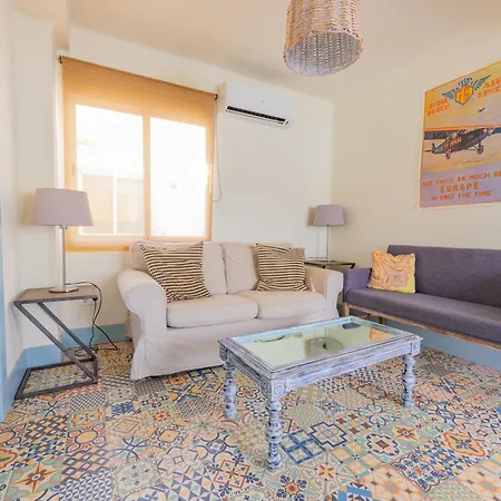 Fun Building By Homeabout Apartment Malaga