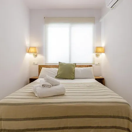 Apartment Fun Building By Homeabout Malaga