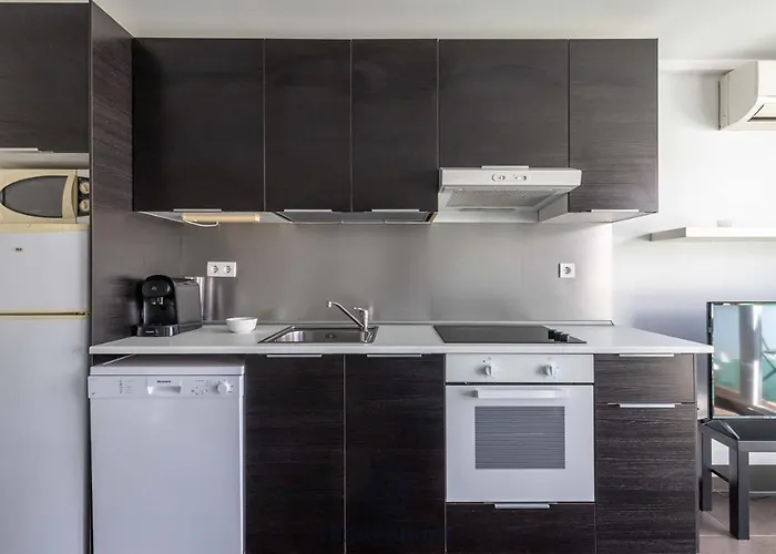 Fun Building By Homeabout شقة